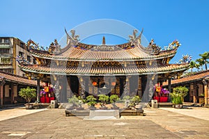 Dalongdong Baoan temple in taipei, taiwan