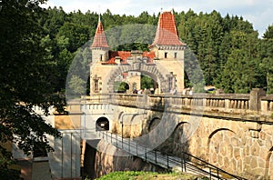 Dam Les Kralovstvi in BÃ­lÃ¡ TÅ™emeÅ¡nÃ¡, Czech Republic