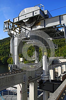 Dam machinery/crane