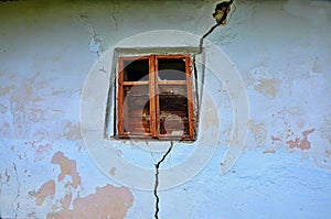 Damage of buildings by seismic blows