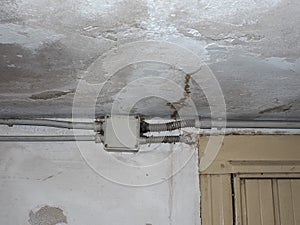 dampness moisture on wall photo