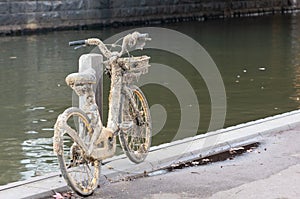 Damaged oBike Retrieved from Melbourne`s Yarra River