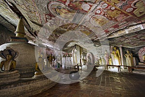 Dambulla cave temple img