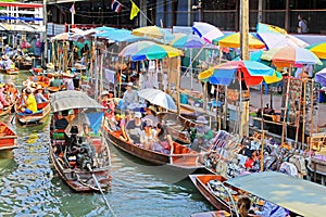 Peddler In Damnoen Saduak Floating Market, Ratchaburi, Thailand