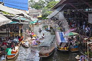 Damnoen Saduak Floating Market. The most popular floating market in Thailand photo