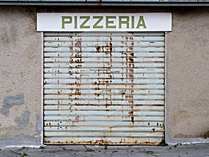 Damper PIZZERIA abandoned because of financial crisis photo