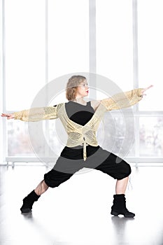 Dancer female doing lunge in class