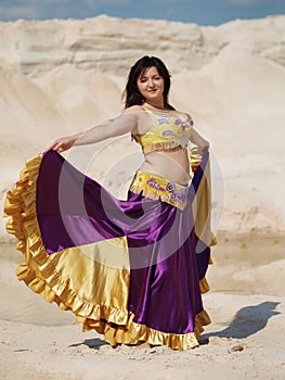 Dancer in violaceous dress