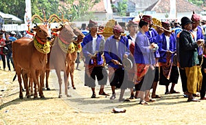 Dancing accompanied the traditional arts event of Sapi Sono festival