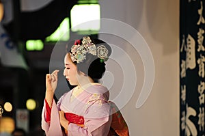 Dancing maiko