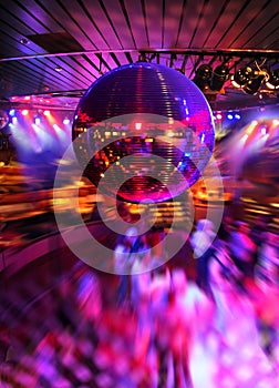 Danza discoteca Specchio sfera 