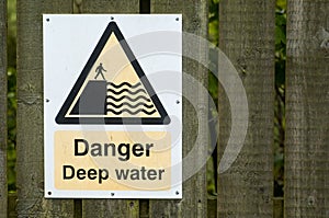 Danger deep water sign