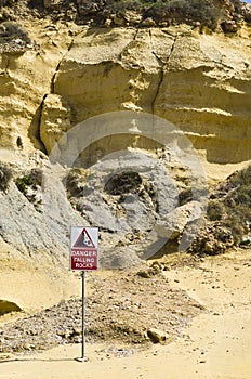 Danger falling rocks