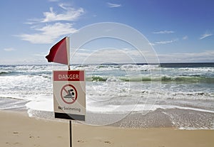 Danger no swimming horizontal