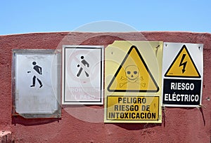 Danger signs in Spanish