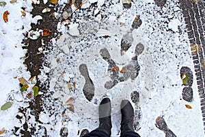 Danger of slipping in autumn and winter with snowfall