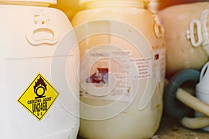 Dangerous chemical Oxidizing agent UN2468 Trichloroisocyanuric acid or Chlorine tank for pool disinfectant