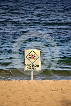 Dangerous Current sign at the beach