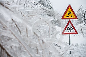 Dangerous and icy road sign