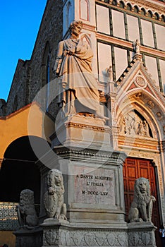 Dante Alighieri, in Piazza di Santa Croce