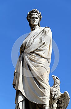 Dante Alighieri's statue photo