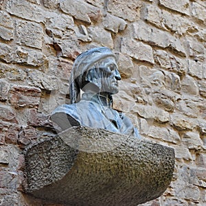 Dante Alighieri statue in Florence