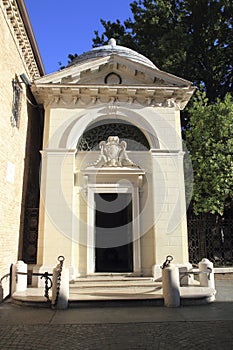 Dante Alighieri tomb