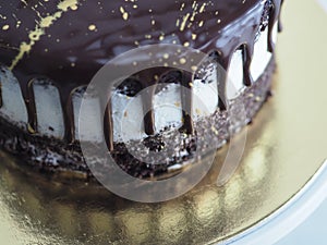 Buio cioccolato smerigliato gocciolare torta il migliore desiderio glassa scritto Italiano 