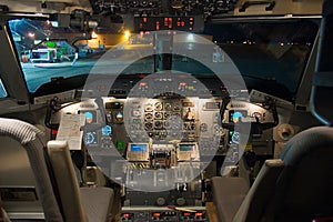 Dash-8-200 Flight Deck photo