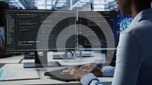 Data center admin using PC to find misconfigurations