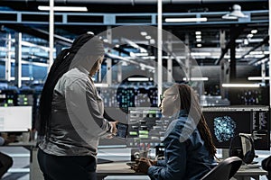 Data center coworkers using artificial intelligence visualization tools