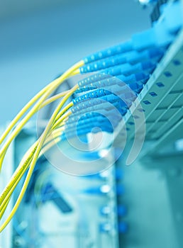 Data transfer by optical fibre