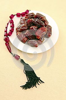Dates and beads vertical