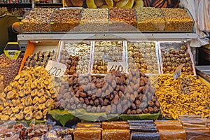 Dates Nuts Market