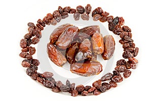 Dates and raisins photo