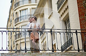 Dating couple in Paris