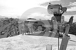 Davos: Due to the global clima change snow machines have to provide the ski-areas with artificial snow