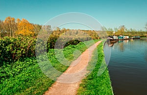 Day trip by the canal towpath - United Kingdom photo