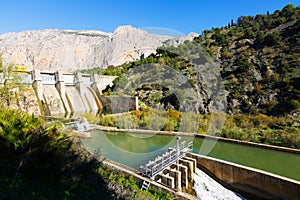 Day view of dam at Chorro river