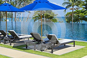 Daybed sun lounger chair by poolside