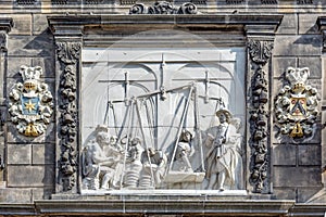 De Waag bas-relief