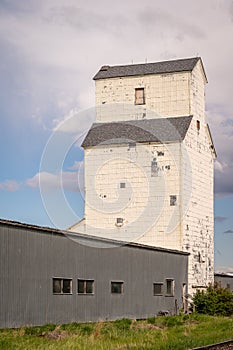 De Winton Grain Elevators