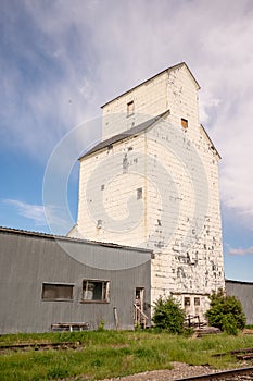 De Winton Grain Elevators