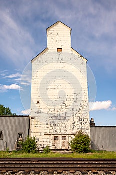 De Winton Grain Elevators