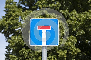 Dead end road sign