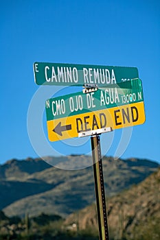 dead end sign at the desert