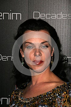 Debi Mazar