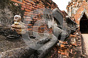 Decapitated buddha's