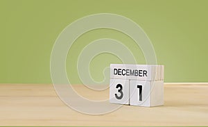 December wooden cube calendar