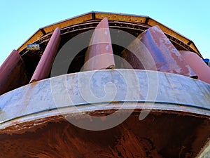 A decommissioned generator water turbine on display at the Wanapum Dam in Washington, USA